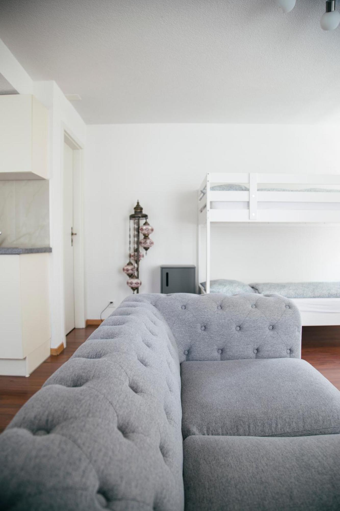 Nimbuzzz Apartments Unterseen Cameră foto