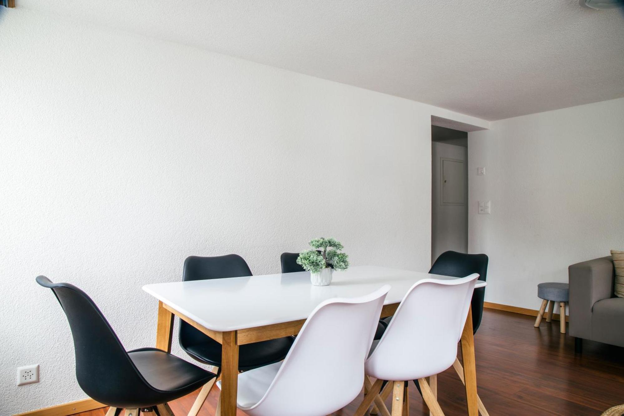 Nimbuzzz Apartments Unterseen Cameră foto